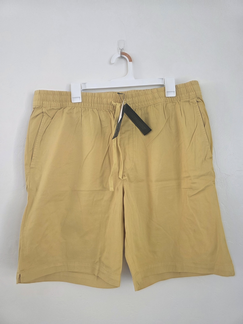 Banana Republic Men's Drawstring Shorts - Yellow Mustard Size XL / 9" Shorts